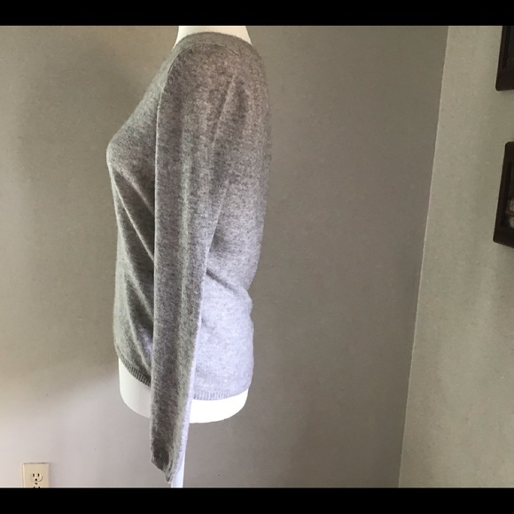 Tweeds Womens Cashmere Gray Medium V-Neck Sweater - Picture 4 of 12